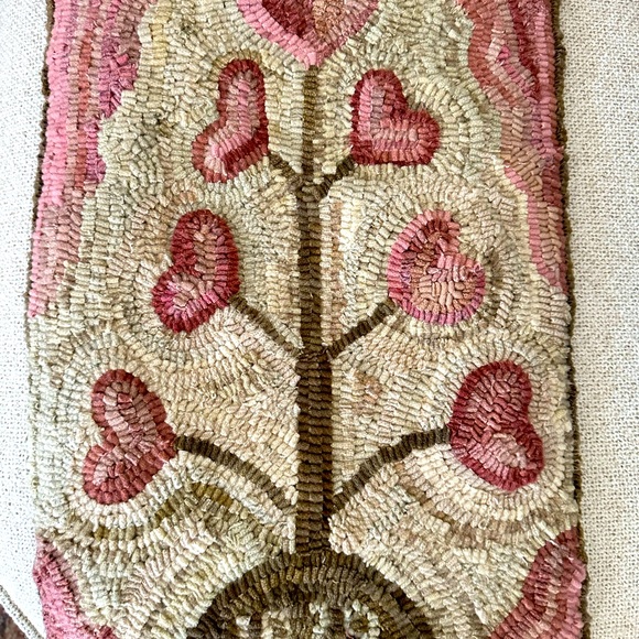 1829 Heart Tree Hook Rug - Picture 4 of 4